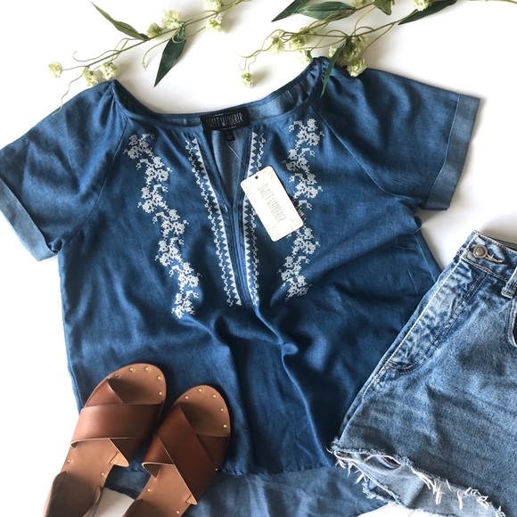Sweet Wanderer Tops - Sweet Wanderer Chambray Embroidered Top NWT